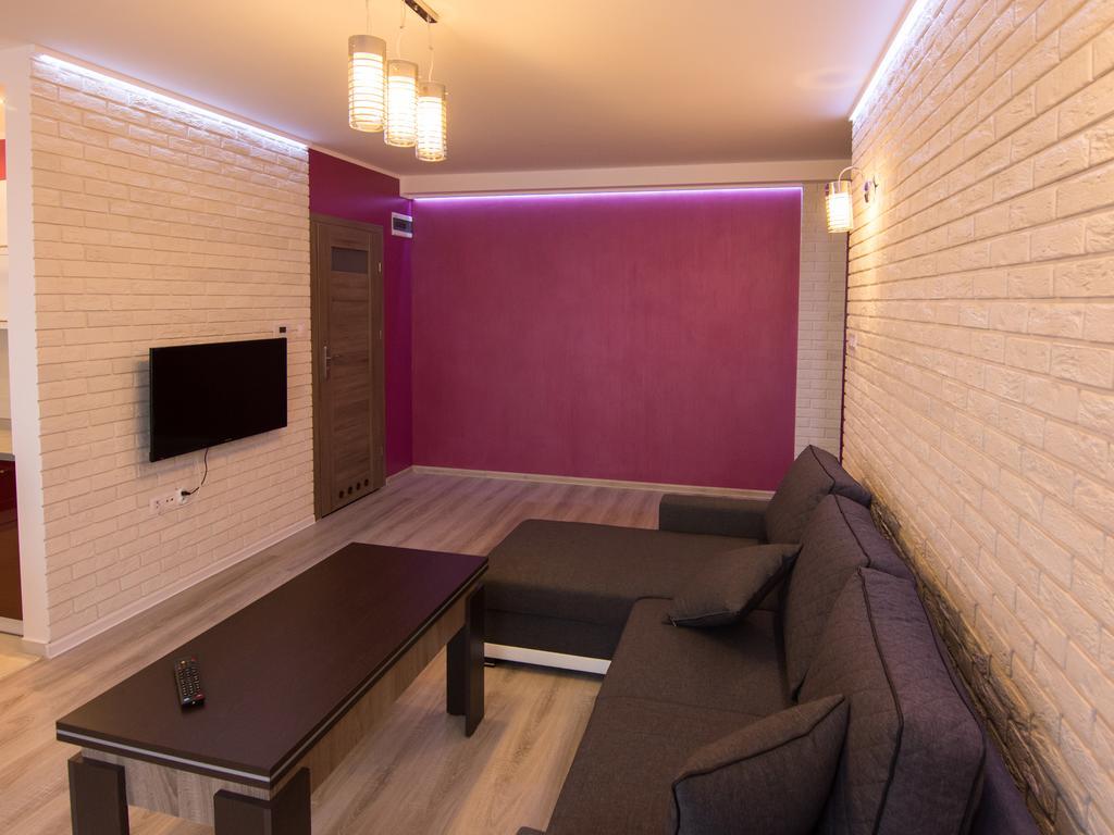 Apartment Living New *